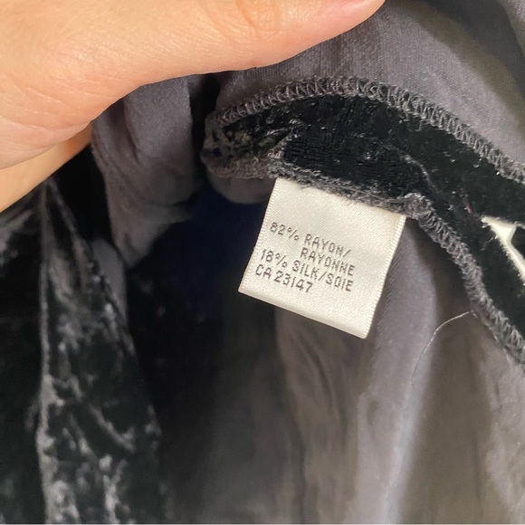 VTG Talbots V Neck Black Velvet Burnout Silk Blend Long Sleeve Top size 14 - Picture 7 of 9